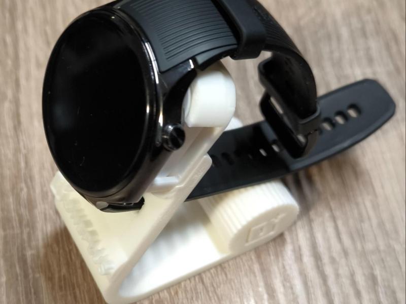 Stand for OnePlus Watch 2 and its charger