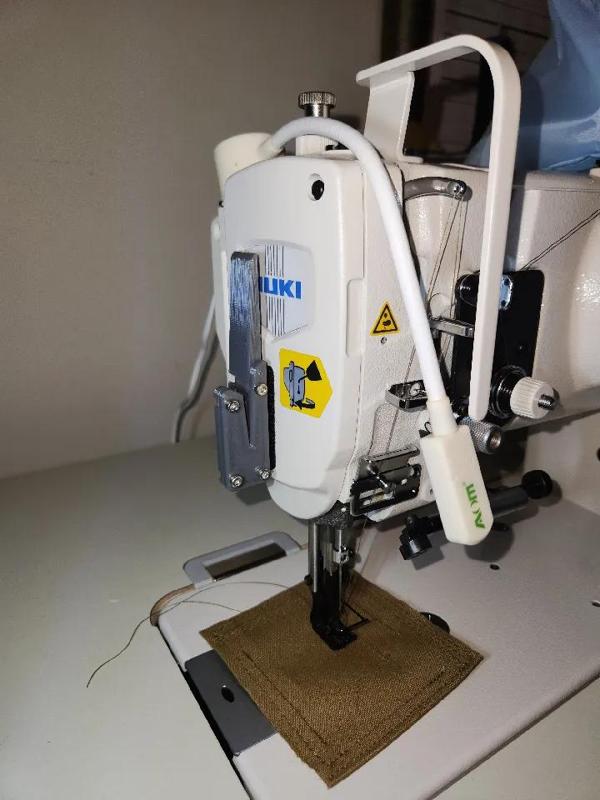 SEWING MACHINE THREADCUTTER (X-ACTO #11 BLADE)   