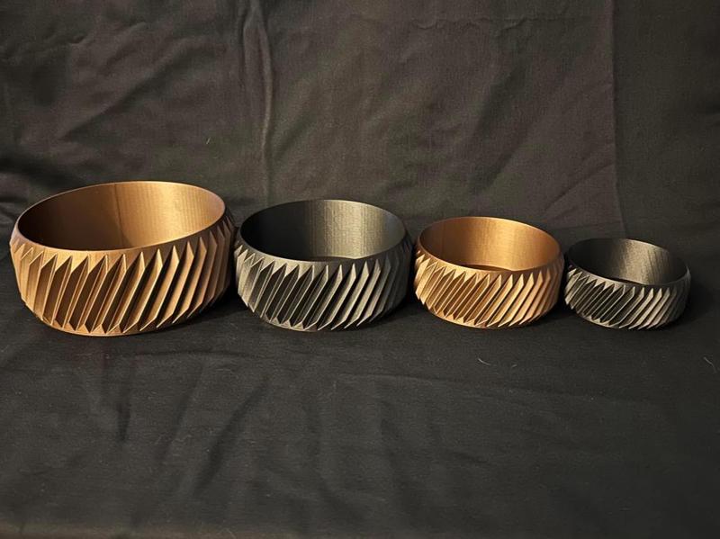 4 Piece Modern Spiral Nesting Bowls Set