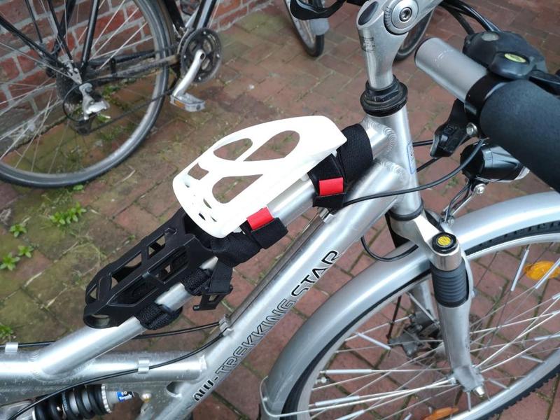 Bike water bottle cage / water bottle holder
