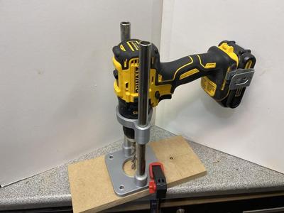 DeWalt DCD777 Drill guide