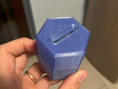 Razor blade bin