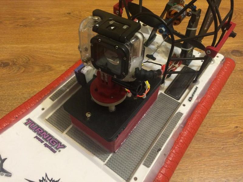 HobbyKing Swamp Dawg Air Boat Tuning  under the large battery