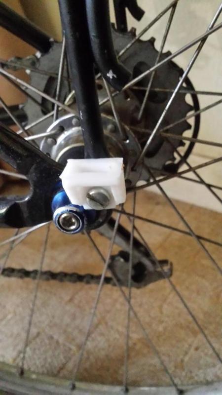 Bike pannier hook point