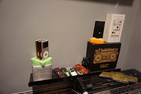 Zune HD (2009) Display Stand