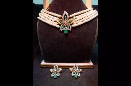 Star Choker Necklace