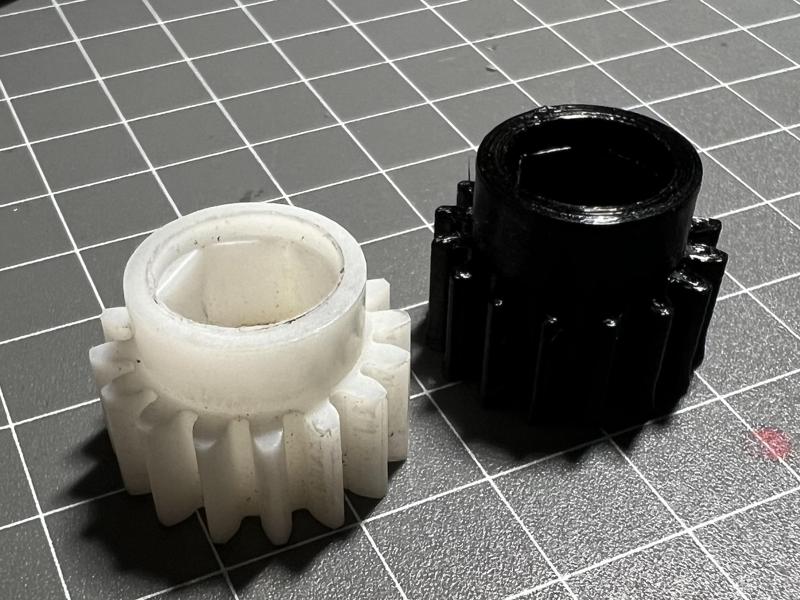 Maytronics Dolphin M500 Active Brush Gear