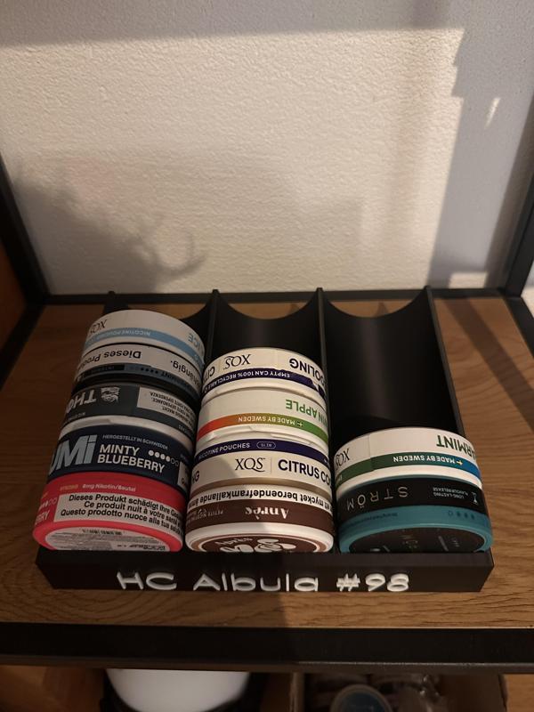 Holder for snus