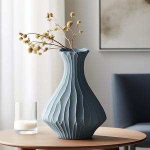 Lombardy Vase – Textured Elegance