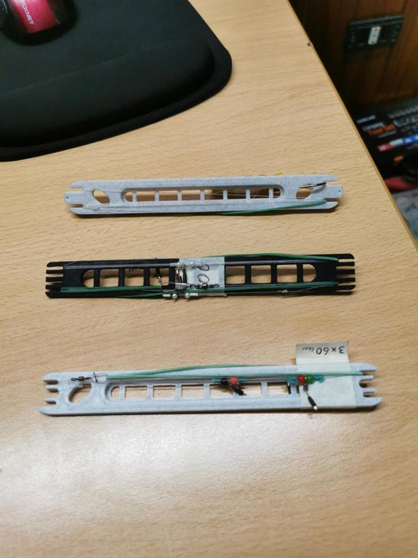 Fishing leader holder