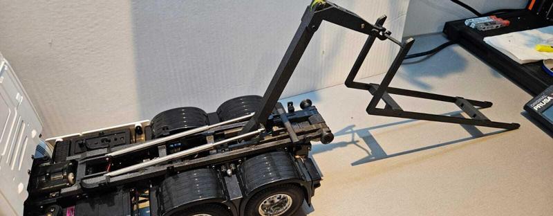 Hook lift for Tamiya truck 1/14