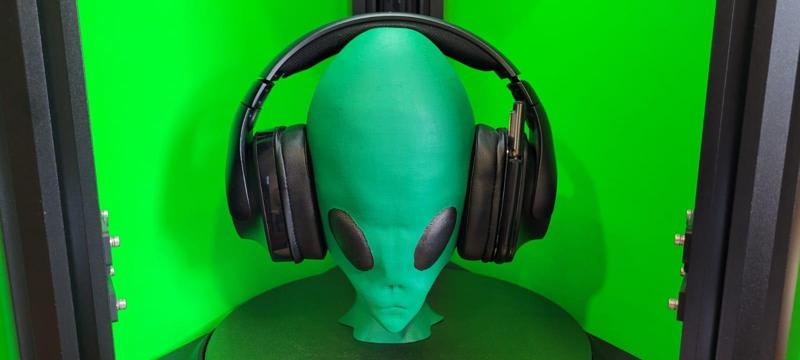 Alien headphone holder