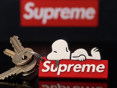 Snoopy x Supreme Keychain