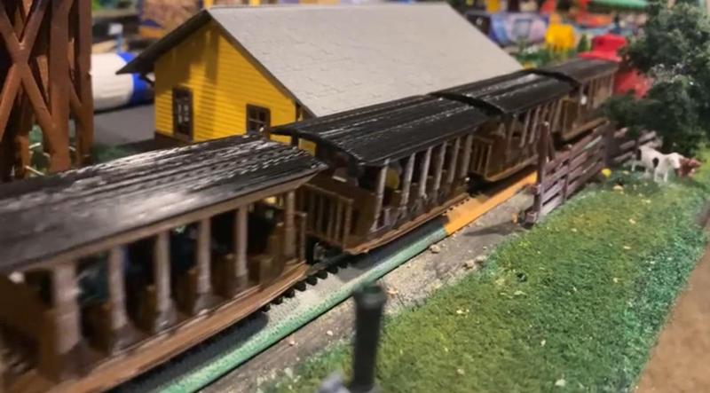 HOn30 OO9 scale theme park coaches