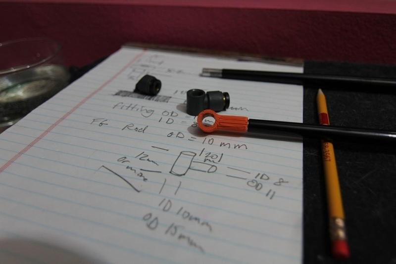 Mini-Plane Cage Connector