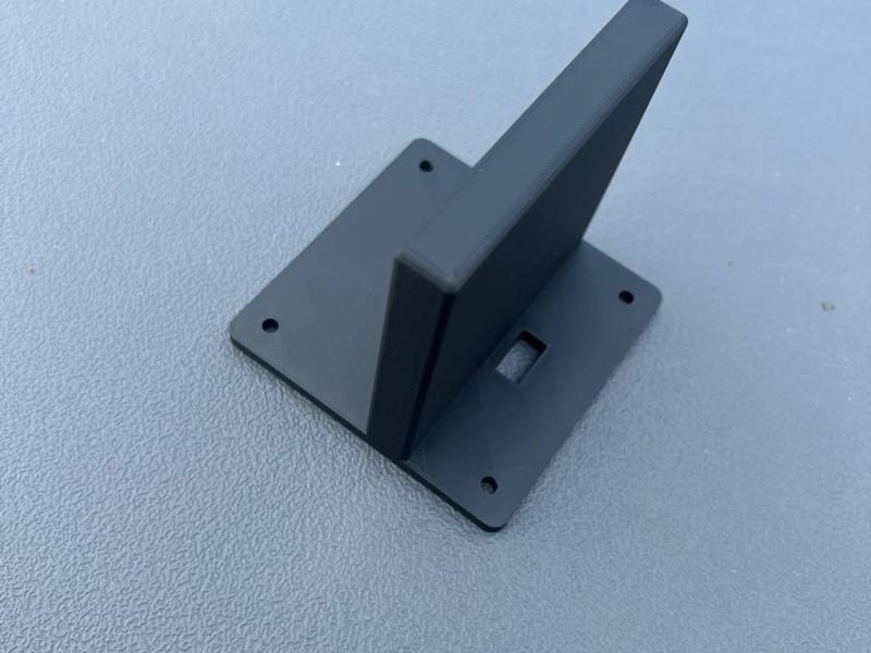 wall mount with USB hole