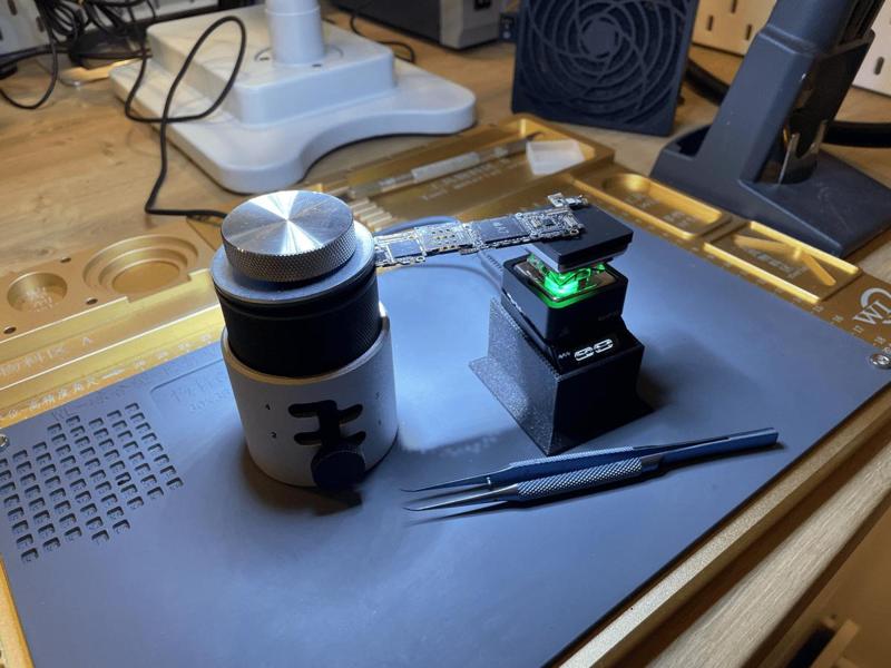 MHP30 stand for Hakko C1390C Omnivise PCB Holder