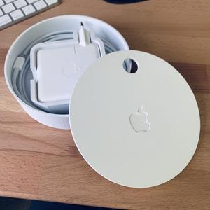 MacBook Pro 13 Charger Box (61 W usb-c European plug)
