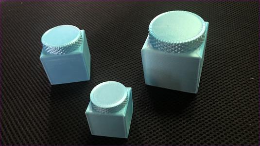3 Cube-Box with Knurled Screw Lid