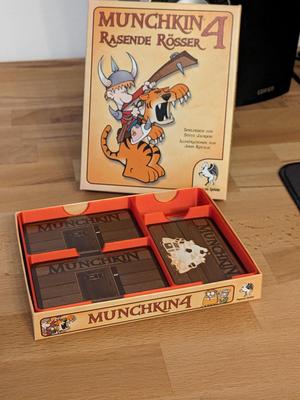 Card Box Inlay for Munchkin, Boss Monster, Smash Up and other card games.