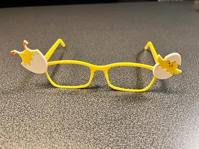 Easter glasses with chickens