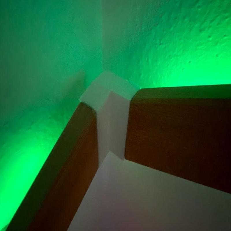 Railing stairwell adapter