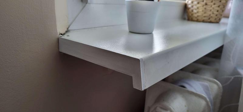 Window sill end