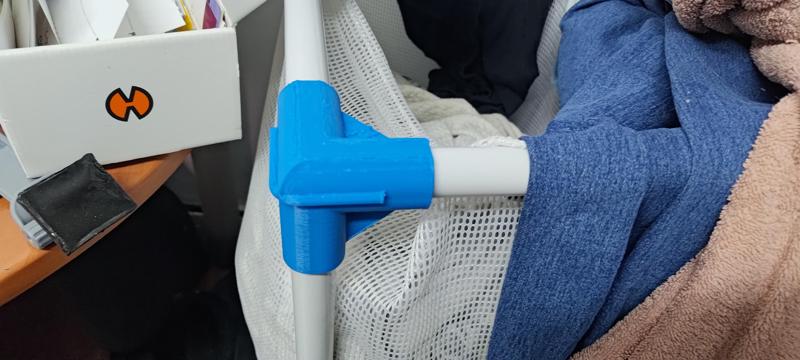 Laundry basket connector V2