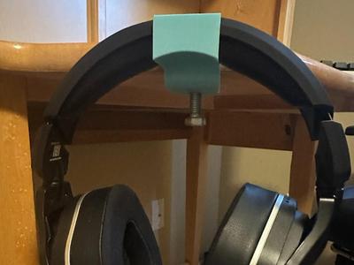 quick and efficient simple headphone desk clamp:) 