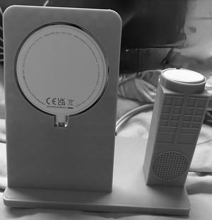 iPhone duo stand