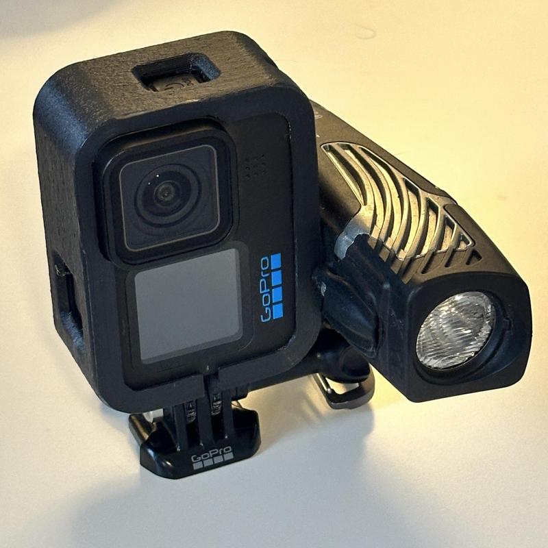 Vertical GoPro 9/10/11 Case with Niterider Mount