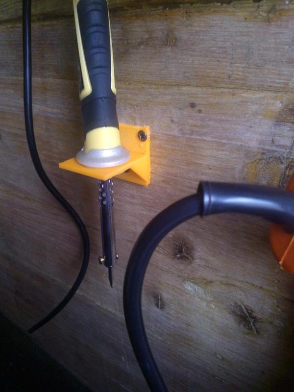 Appoggio per saldatore a stagno