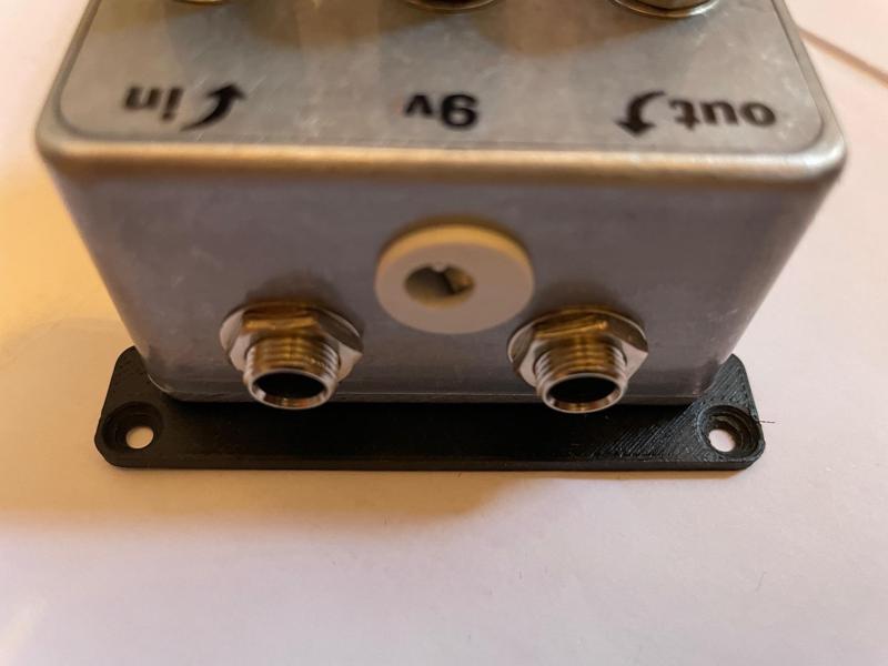 Holder for guitar pedal type 125B