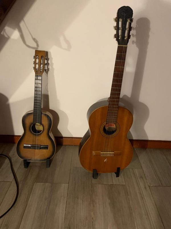 Support for Creole guitar