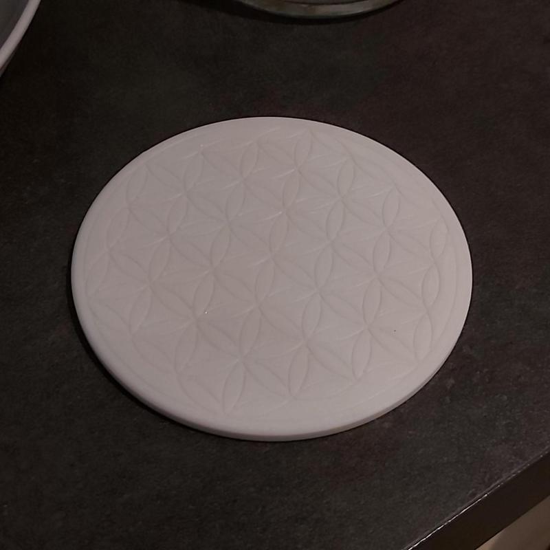 Plate coaster with "Fleur de Vie" engraving - Water Dynamization