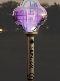K-pop demon hunters Huntr/x stick