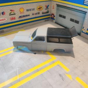 1/64 Hotwheels truck bed cap silverado 83