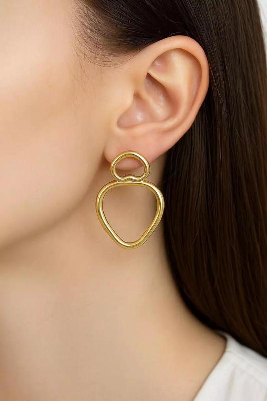 Gold Earrings 3D Model Elegant Hoop Earrings Designed in Blender