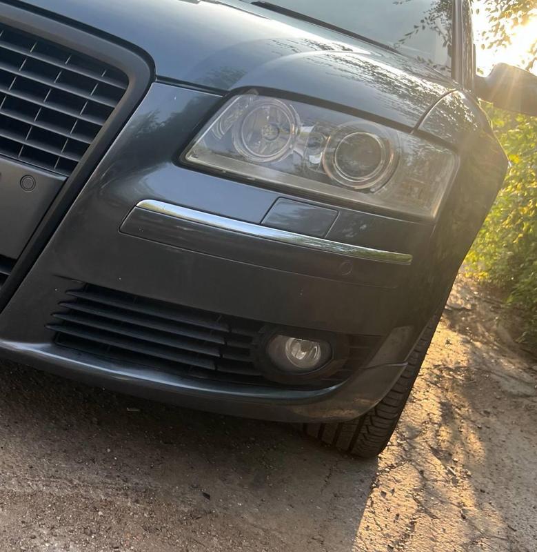 Audi A8 D3 Front Lower Bumper Grille Fog Light Lamp 2005-2007 ( 4E0 807 681 AC )