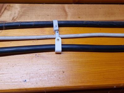 Cable clamp 12mm