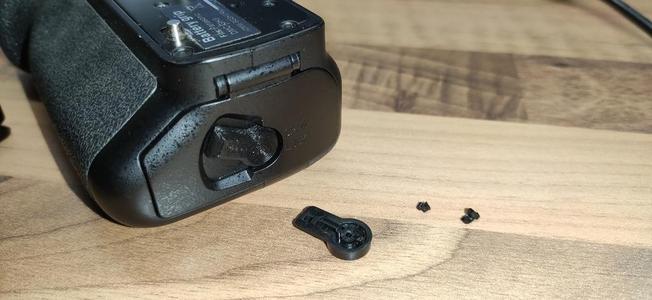 Panasonic GH3 Battery Grip Lid Lever