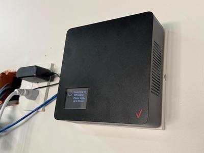 Verizon LTE Network Extender Wall Mount