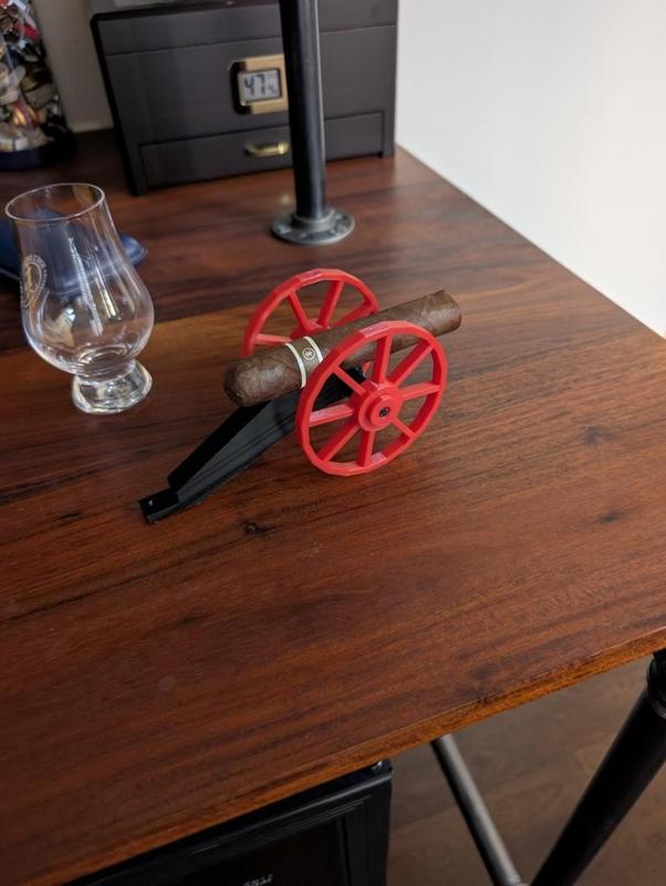 Cannon Cigar Holder