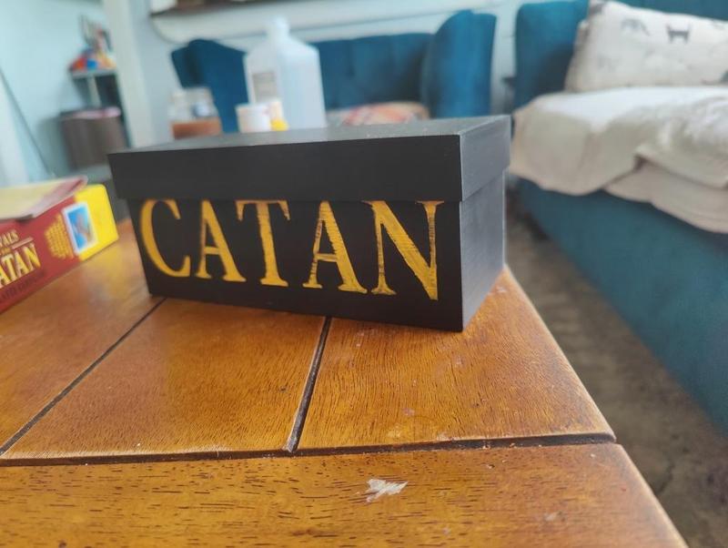 Rivals for Catan card tray box
