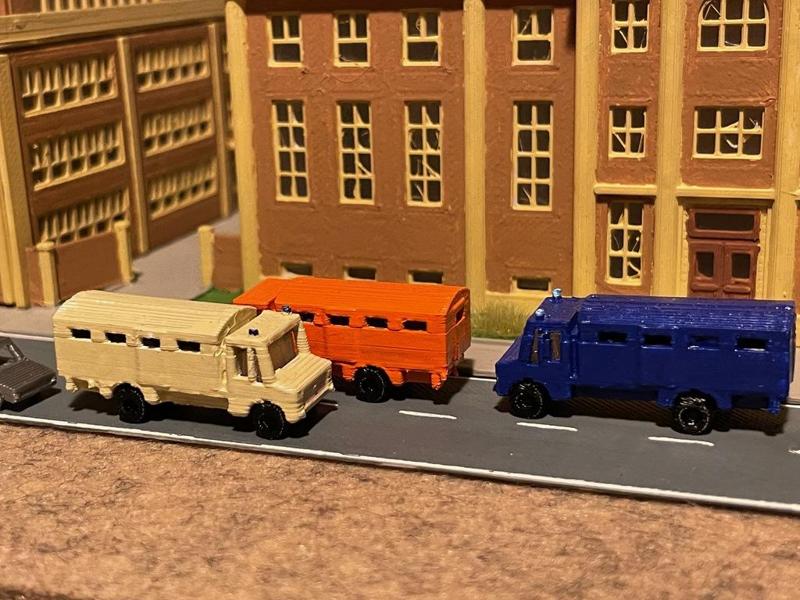 Emergency service vehicle 2 (z-scale)