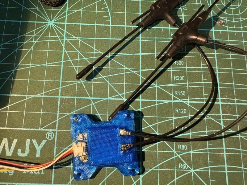 BAYCK RC ELRS DUAL BAND CASE ON 30X30 MOUNT