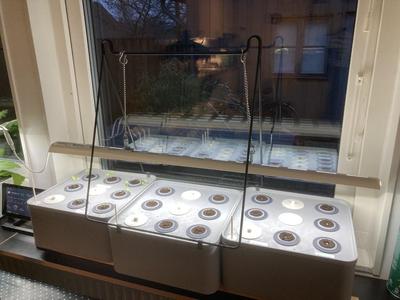 Adapter feet - Nelson Garden Grow Light Stand on Keter Farm Box 