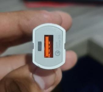 tapa cargador de carro usb para celular