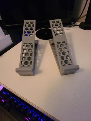 Foldable laptop stand - Honeycomb