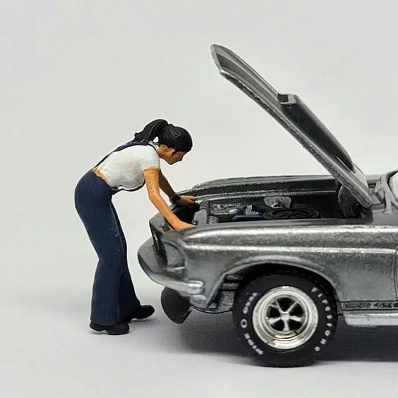 1-64 Scale Figure of Santi Lady Mechanic Miniature Diorama